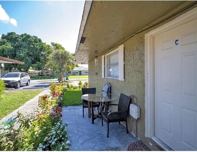 Foto del edificio - 581 Kathy Ln