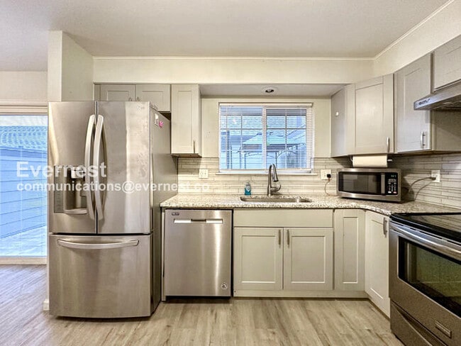 Building Photo - 7105 E Briarwood Dr