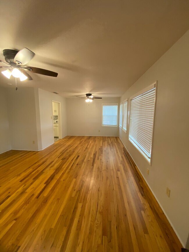 Foto del edificio - 2637 Pine St