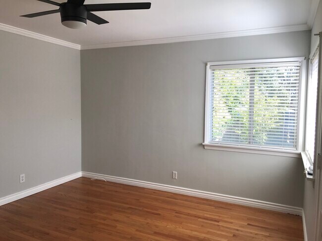 Foto del edificio - 1304 S Irena Ave