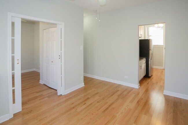Foto del edificio - 5046 N Winchester Ave