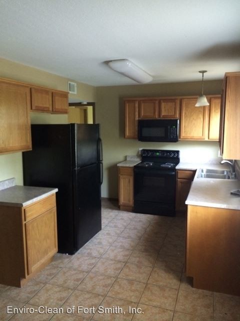 Foto del edificio - 5705-5707 Elmwood Pl