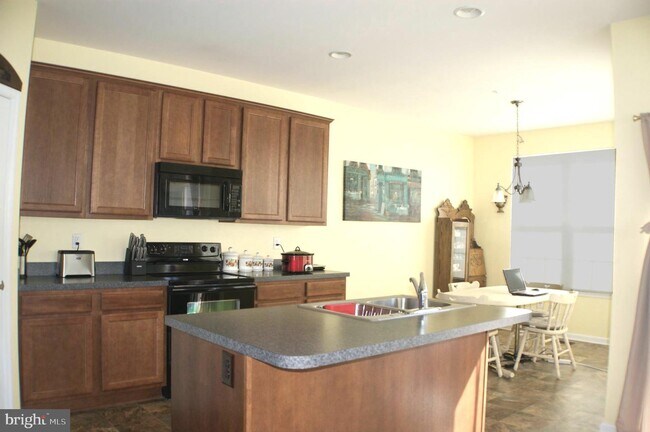 Building Photo - 480 Claiborne Rd