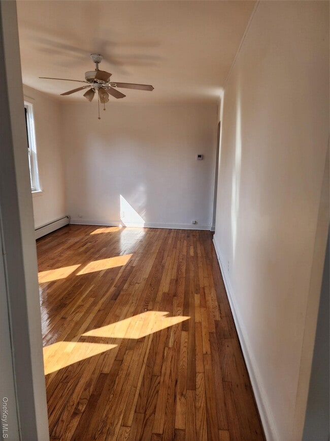 Foto del edificio - 1609 Colden Ave