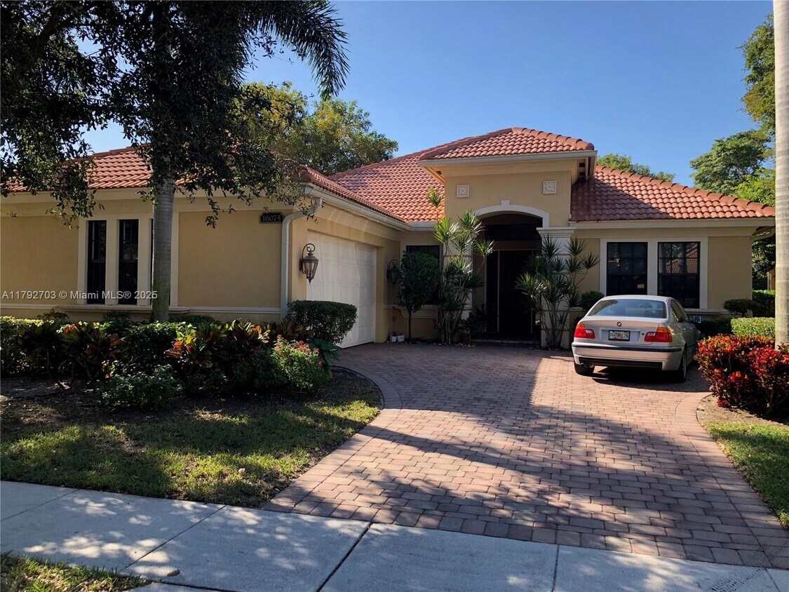 Foto principal - 16075 Rosecroft Terrace