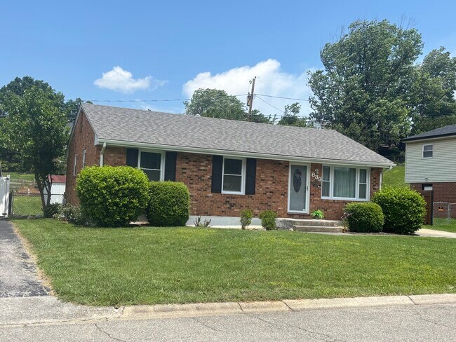 Foto del edificio - 839 Pyrtle Dr