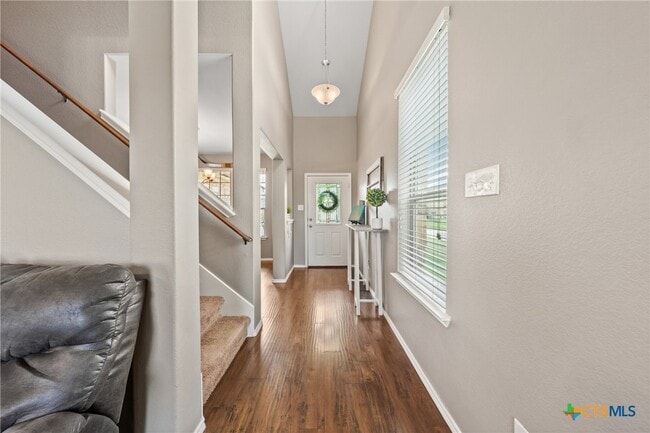 Building Photo - 5221 Cicero Dr