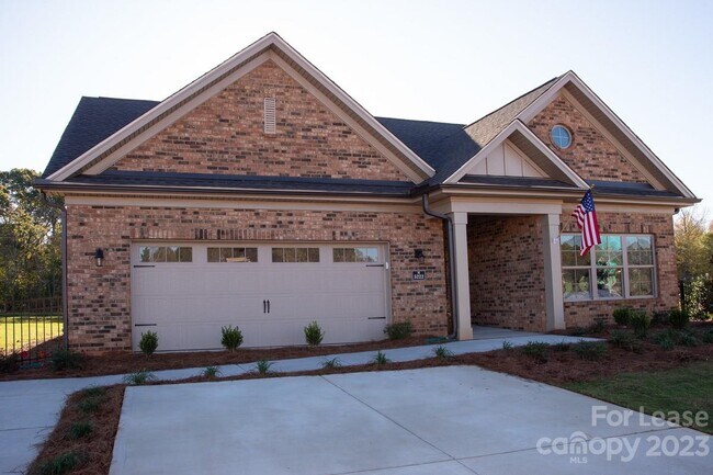 Building Photo - 5222 Courtyard Ln