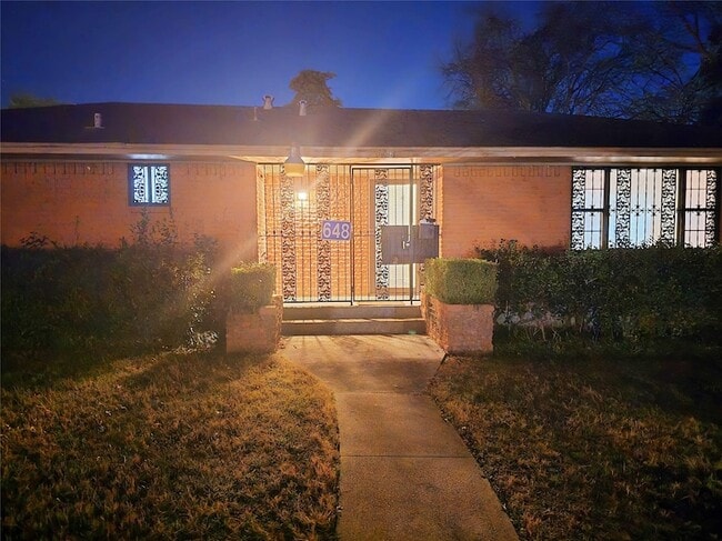 Photo - 648 Penguin Dr House