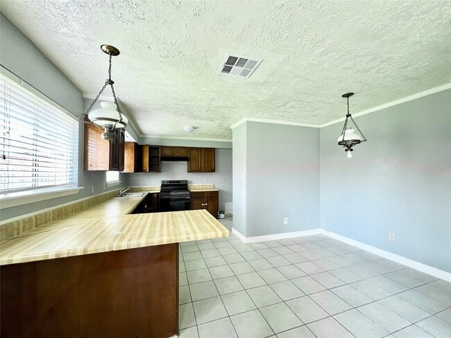Foto del edificio - 1338 Holbech Ln