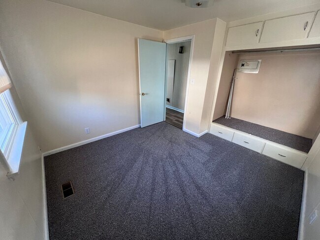 Foto del edificio - Mount Vernon 2 Bedroom with Parking Garage.