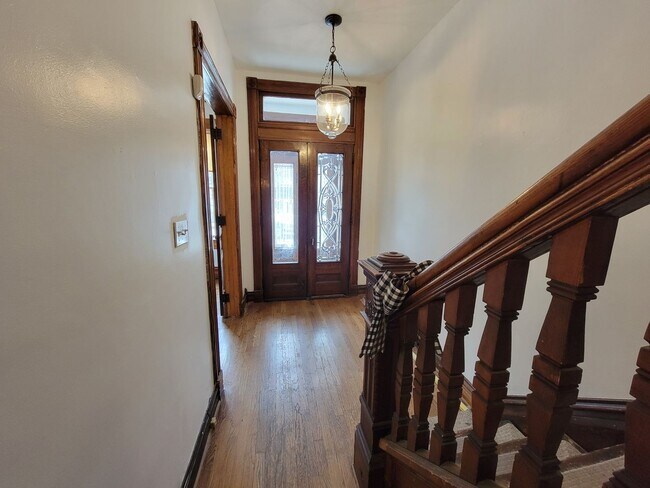 Building Photo - 5 Bedroom Home in Central Allentown