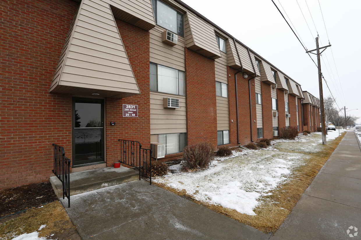 Building Photo - Midwest Apartments