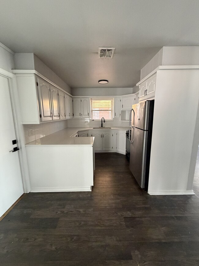 Building Photo - 7521 NW 28th St