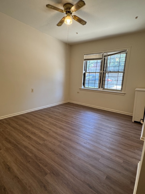 Photo - 1100 W Roscoe St Apartment