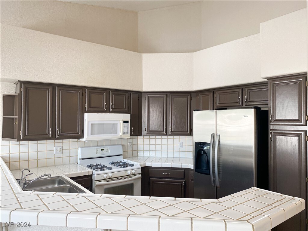 Foto principal - 5225 W Reno Ave