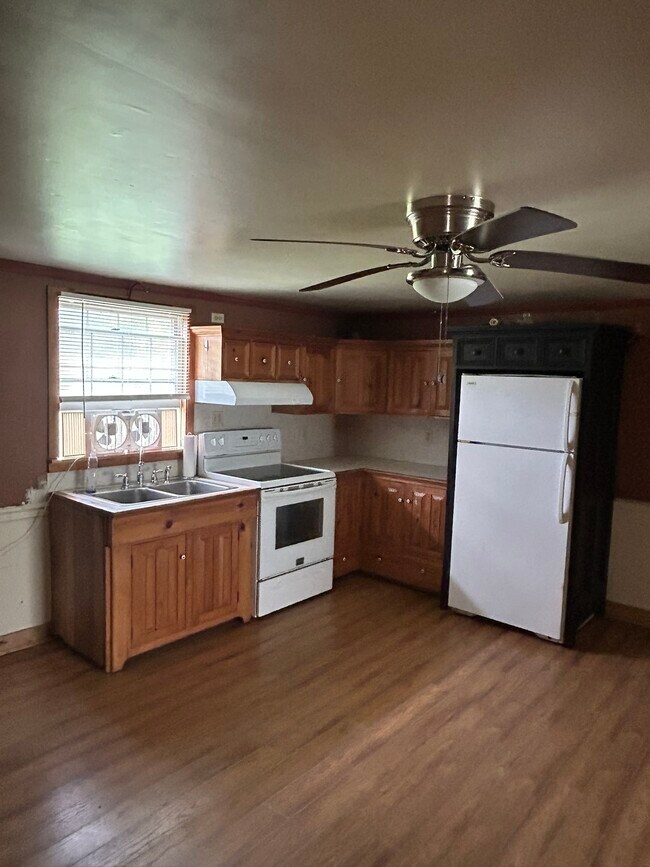 Foto del edificio - 8839 Langmaid Rd
