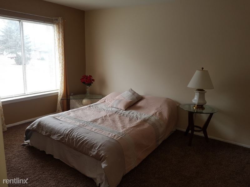 Building Photo - 1 br, 1 bath Apartment - 24651 W Mcnichols Rd
