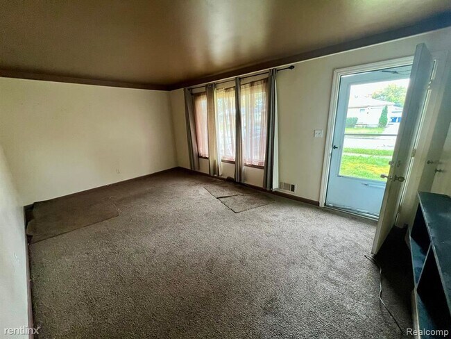 Building Photo - 3 br, 2 bath House - 13467 Charlotte Avenue