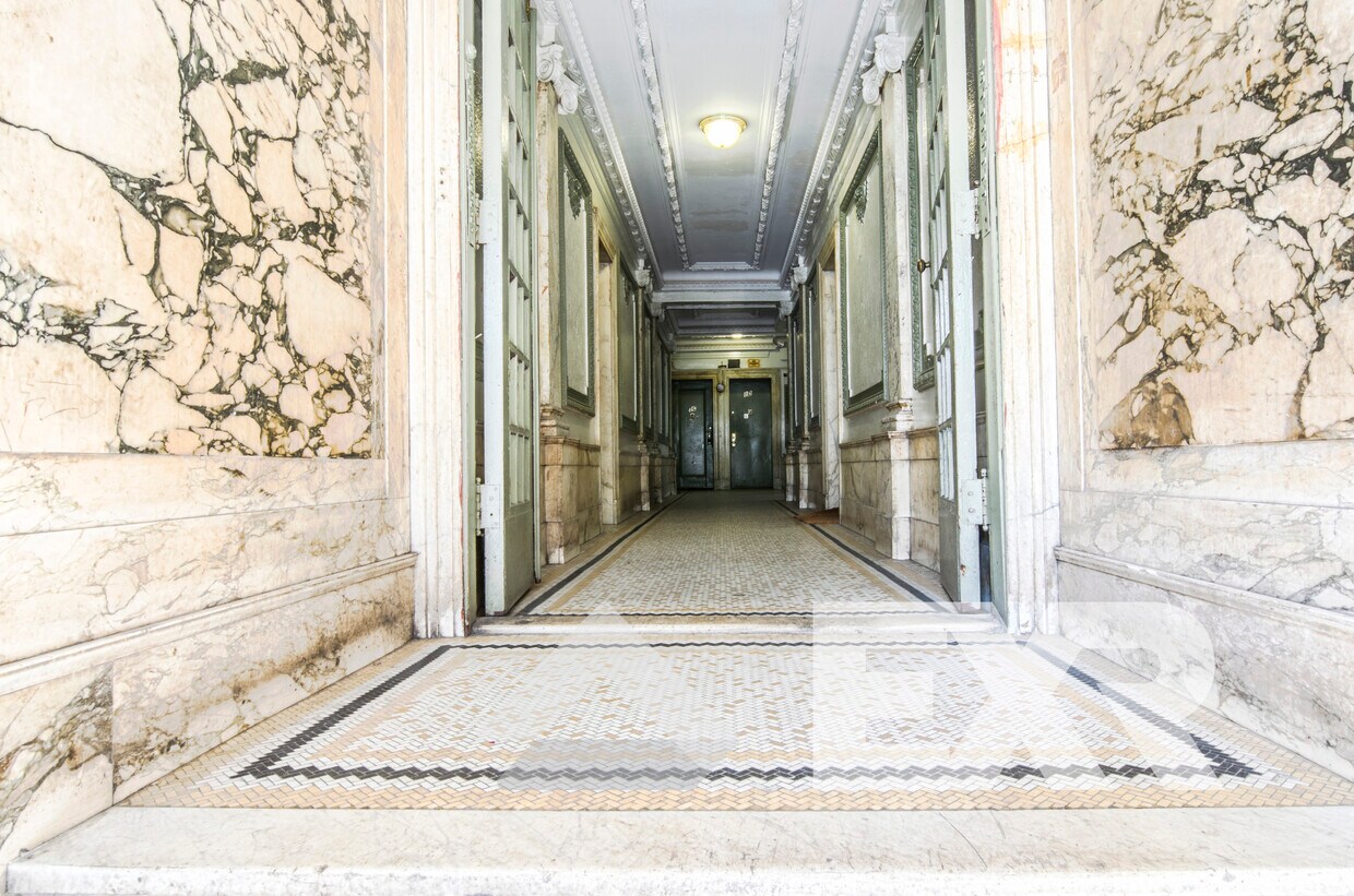 Foto del edificio - 705 St Marks Ave