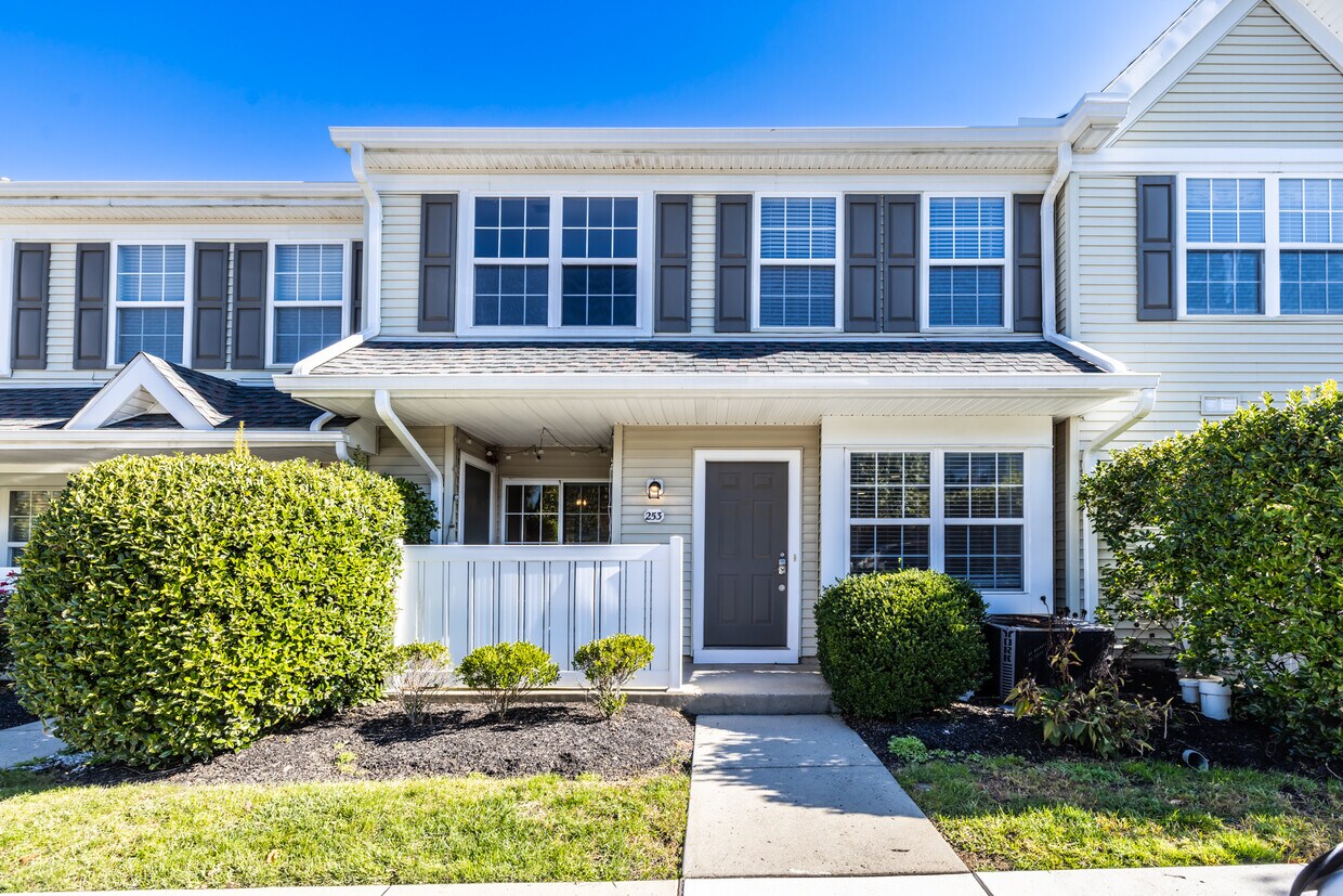 Foto principal - 253 Flagstone Rd