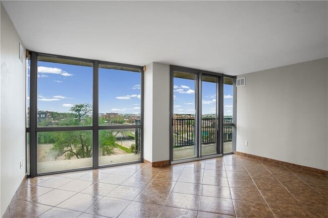 Building Photo - 600 Admiral Blvd