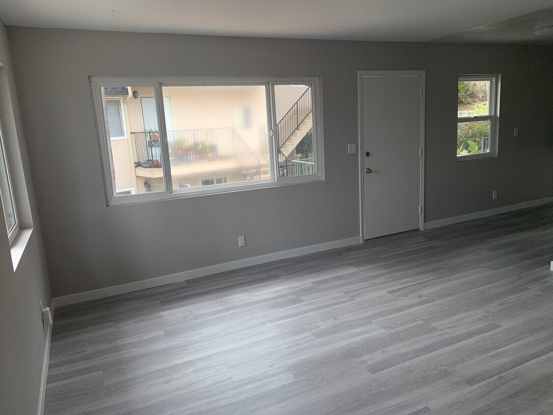 Entry & Living Room - 1523 Calle Sacramento