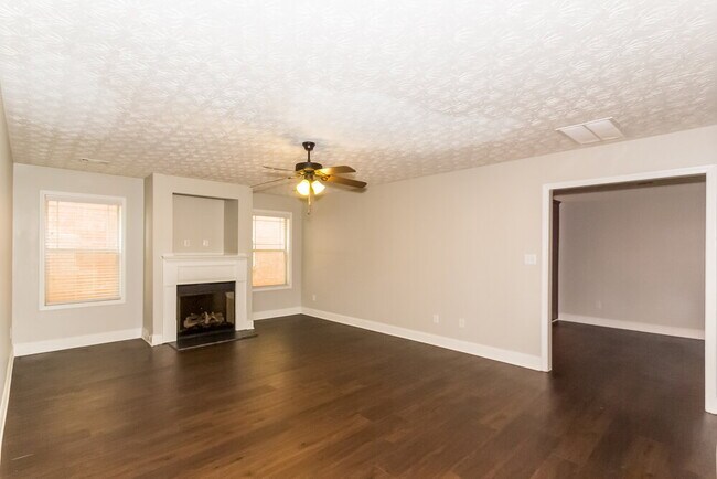 Foto del edificio - 117 Daisy Cir