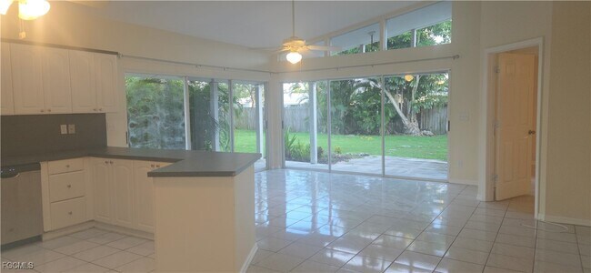 Foto del edificio - 526 102nd Ave N