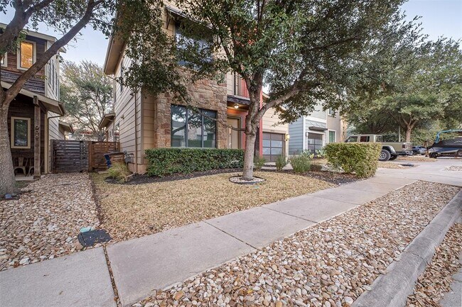 Foto del edificio - 904 Freewater Ln