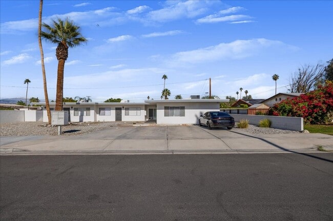 Building Photo - 4444 E Sunny Dunes Rd