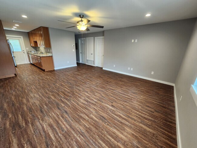 Foto del edificio - Recently Remodeled 2/1 / Fridge Included /...