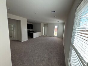 Building Photo - 2823 Lyra Ct