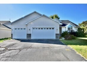 Building Photo - 1304 Stone Ridge Rd
