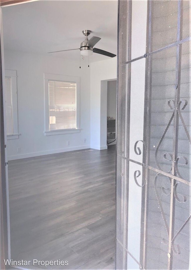 Building Photo - 2 br, 1 bath Apartment - 430 N. Bixel St.
