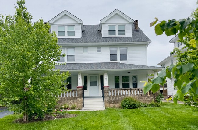 Building Photo - 2407 Woodmere Dr