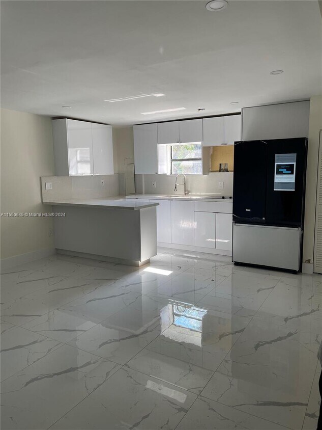 Building Photo - 4750 NW 5th St