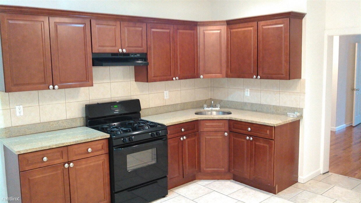 2 br, 1 bath - 172 Jasper St Apt 3 - 2 br, 1 bath  - 172 Jasper St Apt 3
