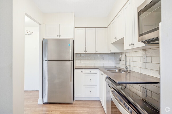 Interior Photo - 1320 Danforth Road