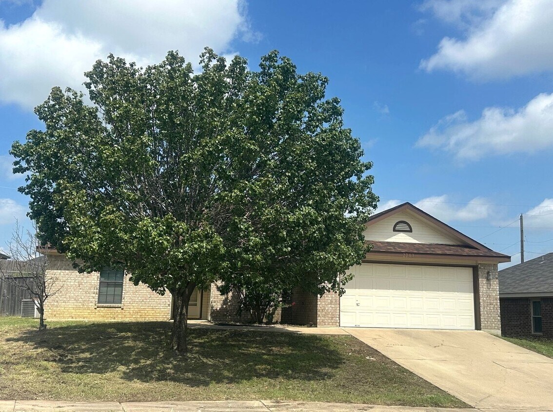 Foto principal - 2703 Curtis Dr