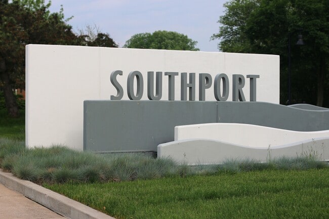 Building Photo - Southport Apartments