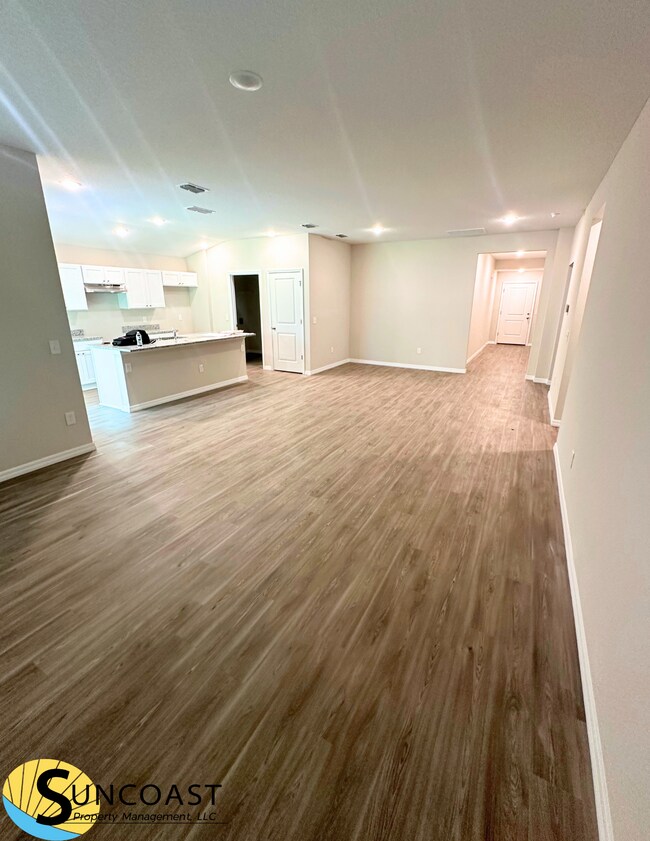Foto del edificio - Elegant 4 Bedroom Off Collins!