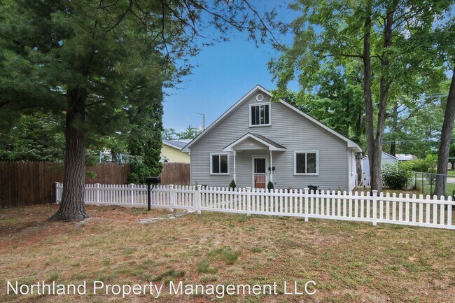 Building Photo - 2 br, 2 bath House - 301 Cochlin Street