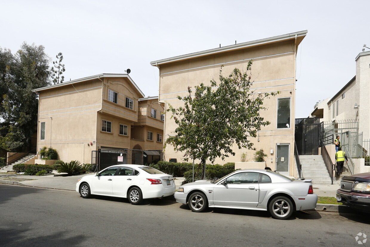 Building Photo - Cedros Townhomes