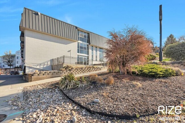Building Photo - 935 E 600 S