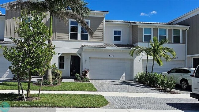 Foto del edificio - 5230 Thatcher Ct