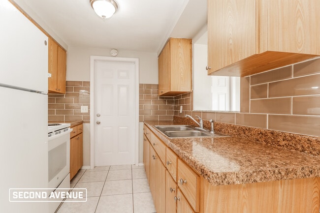 Building Photo - 4847 Elmwood St