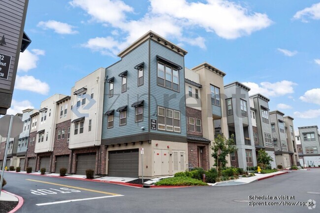 Building Photo - 1752 Hazelnut Ln