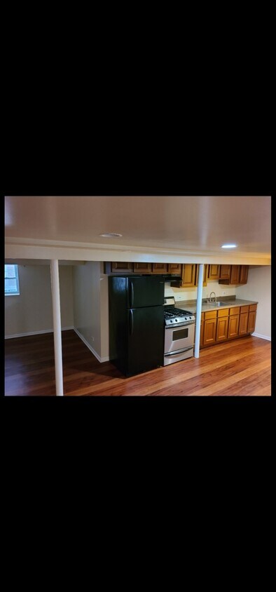 Kitchen - 4439 N Mango Ave
