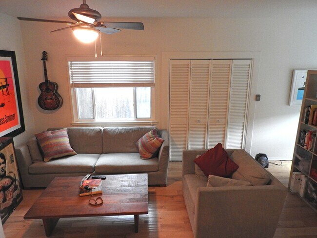 Living area - 34 Paloma Ave